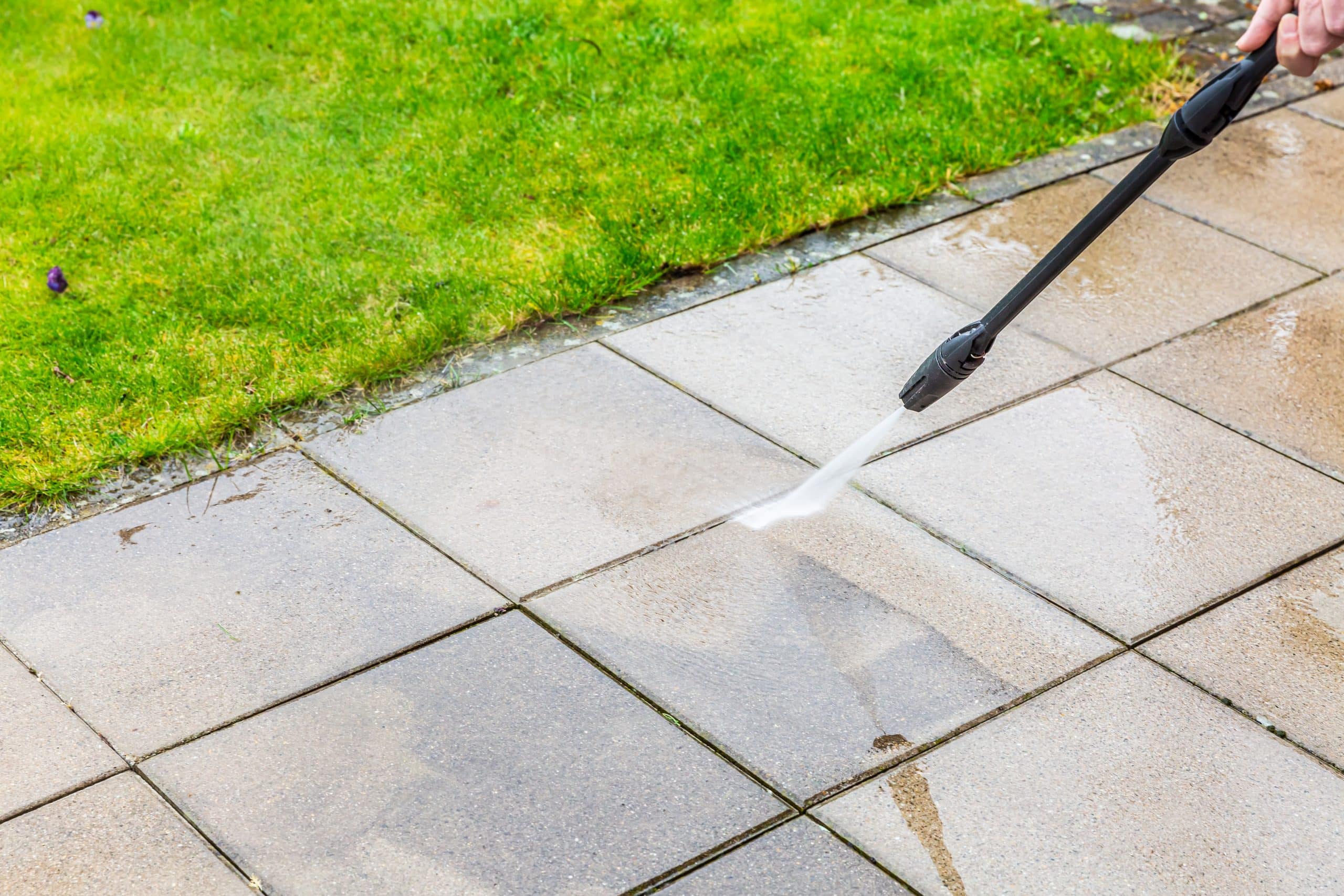 Commercial pressure cleaning: removing graffiti and algae